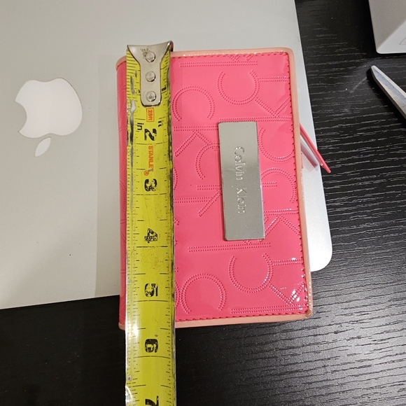 Calvin Klein bright pink wallet - Picture 7 of 8